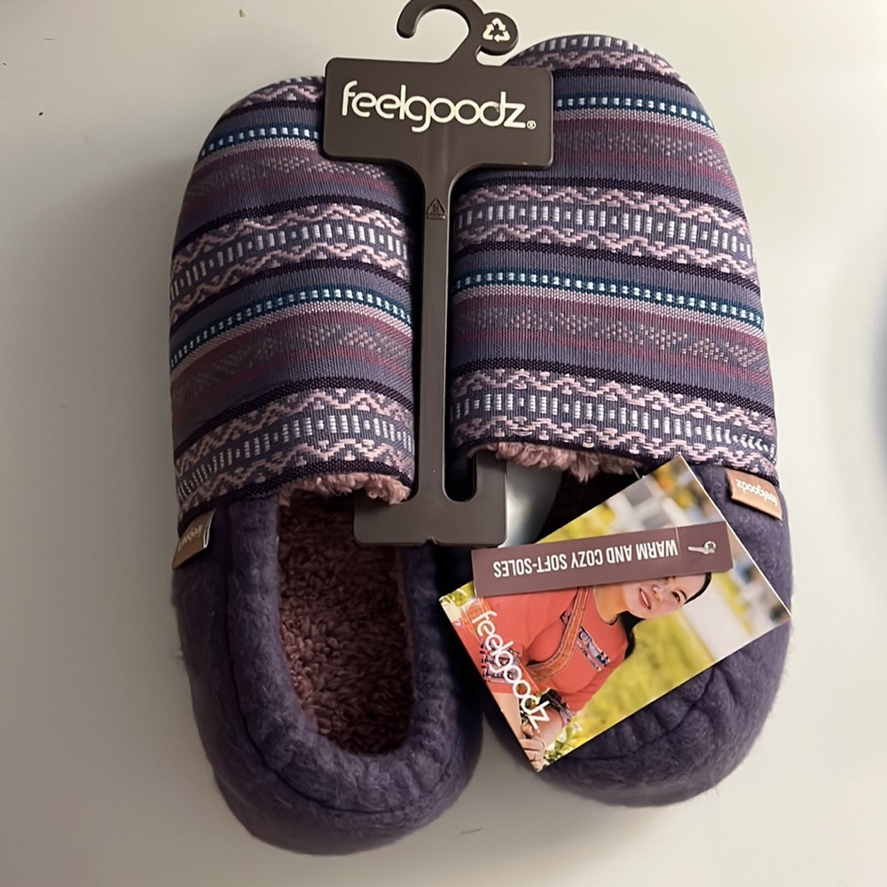 Feelgoodz Laid-back Slippers Size Small (Women’s 6-7) color Aura